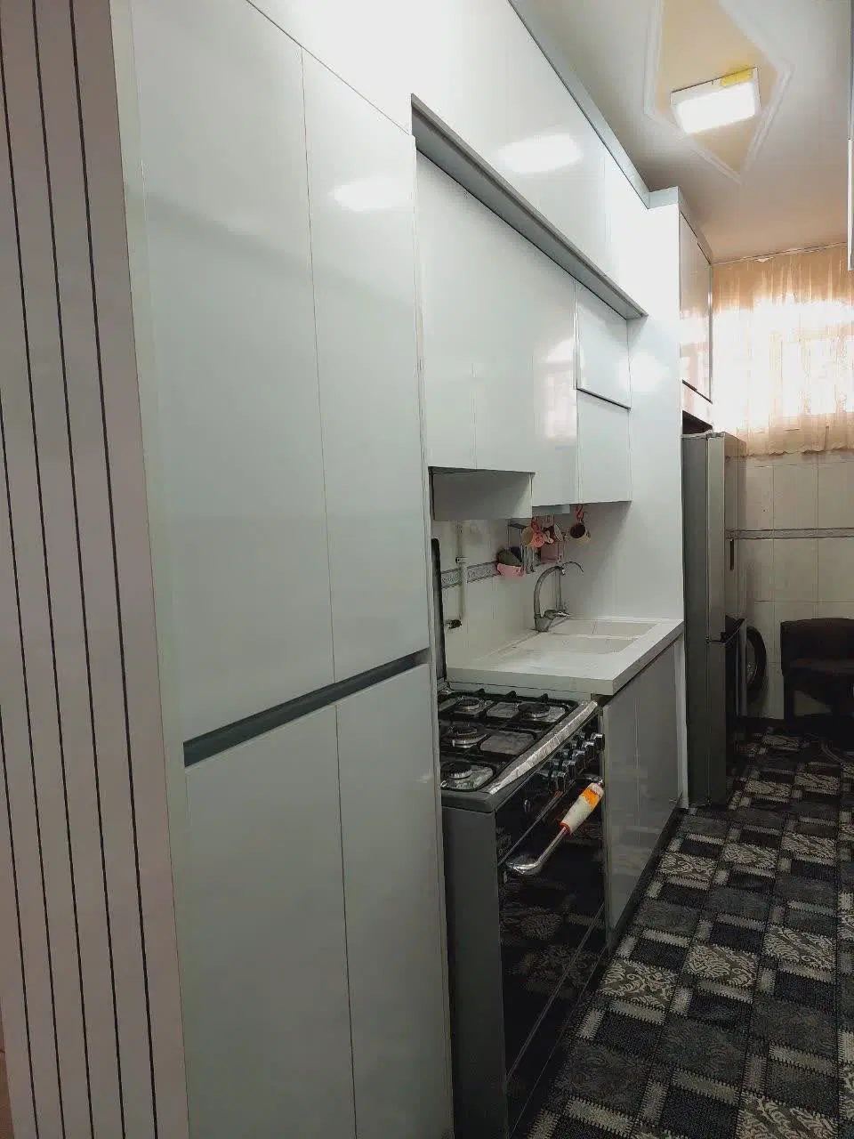 یک طبق از دو طبق اپارتمانی ۳_۷۰۰