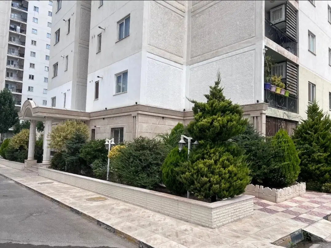 خیابان توحید _ دسترسی بینظیر_ فقط ۵۲۰۰