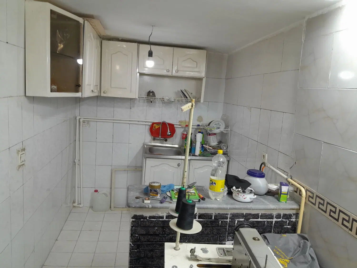 زیرزمین کوچک فروشی