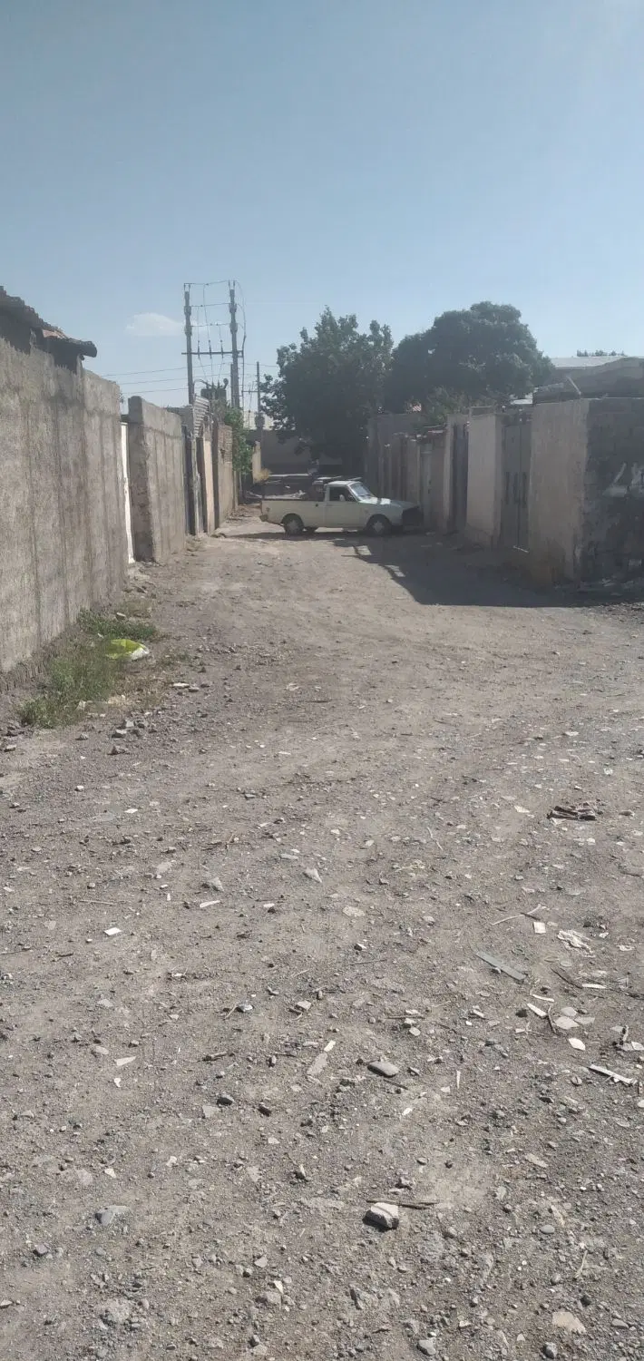 زمین چسب چهاردیواری