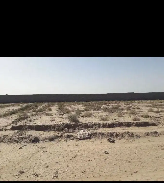 زمین فروش