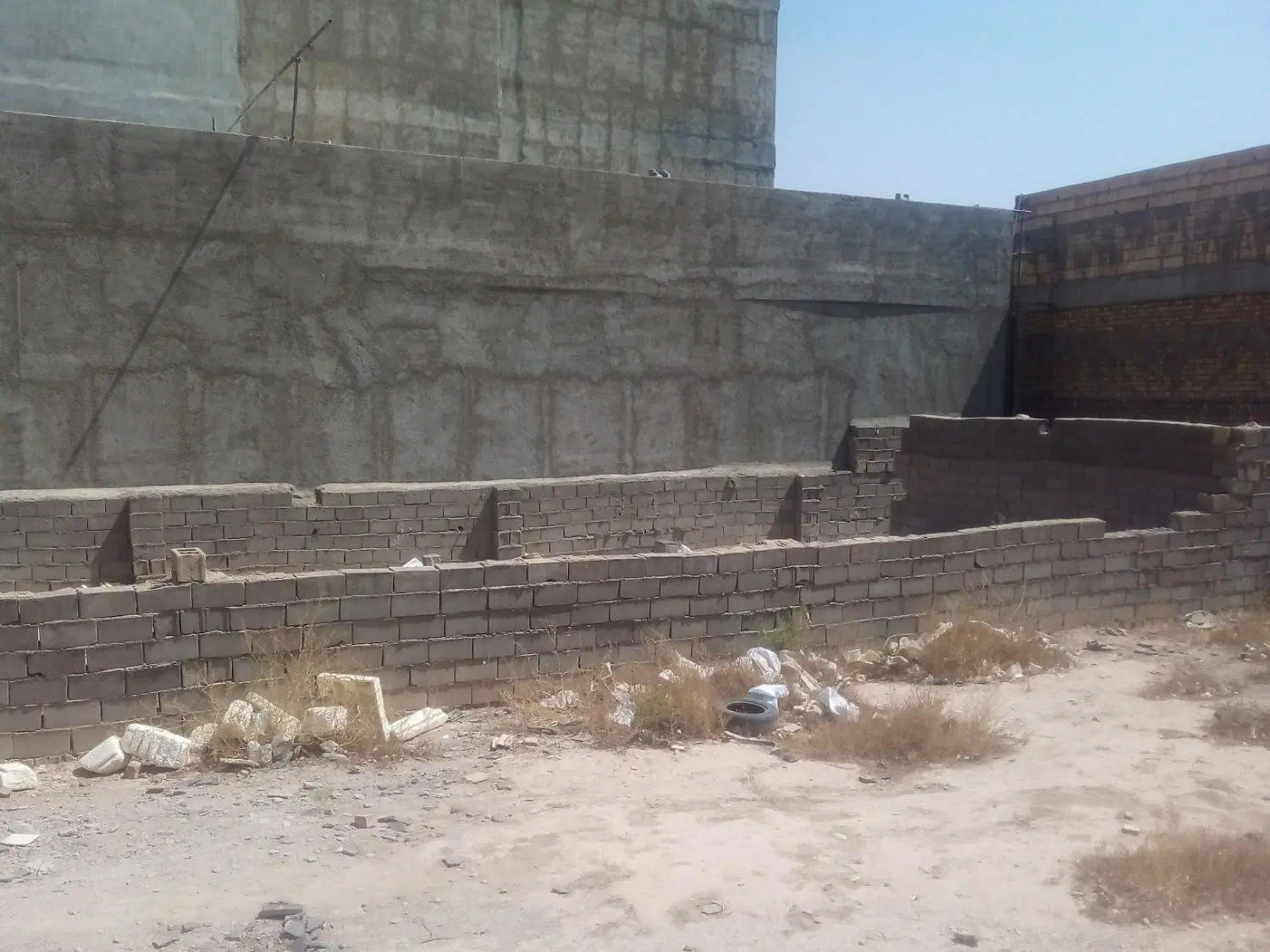 زمین فروشی