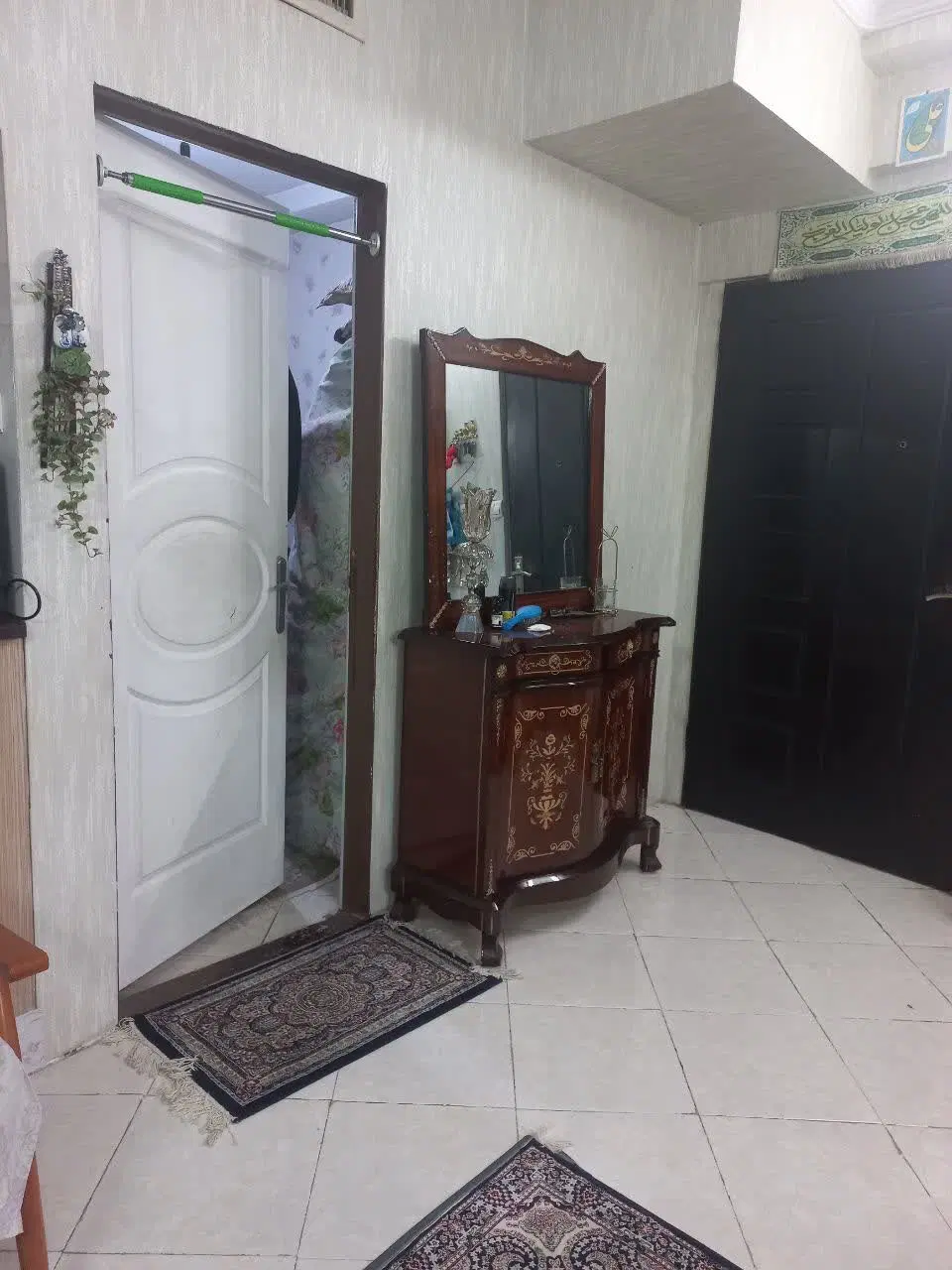 آپارتمان ۹۳ فوروش م ابوذر من ۱۷
