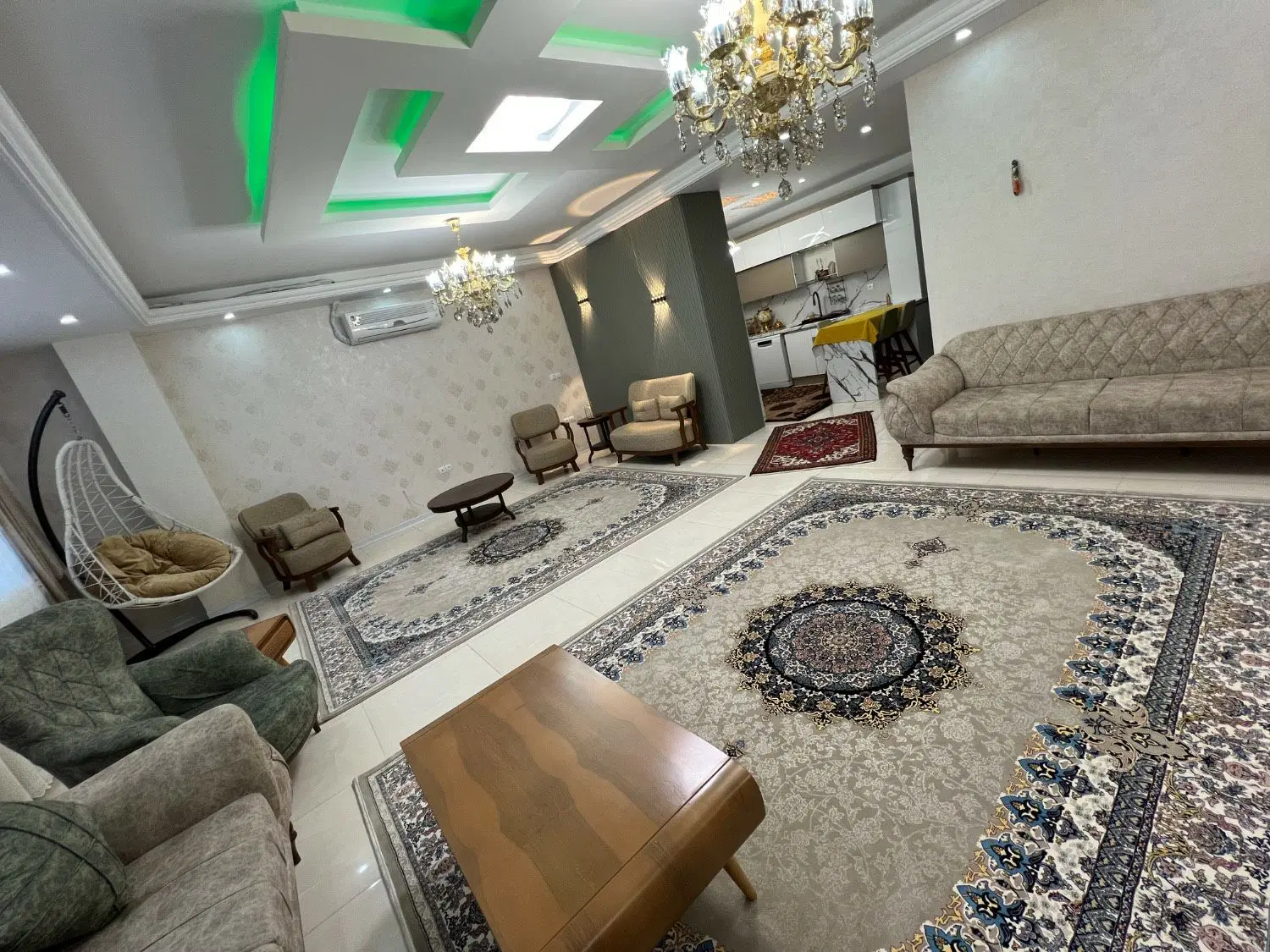 واحد ۱۳۰ متری لوکس
