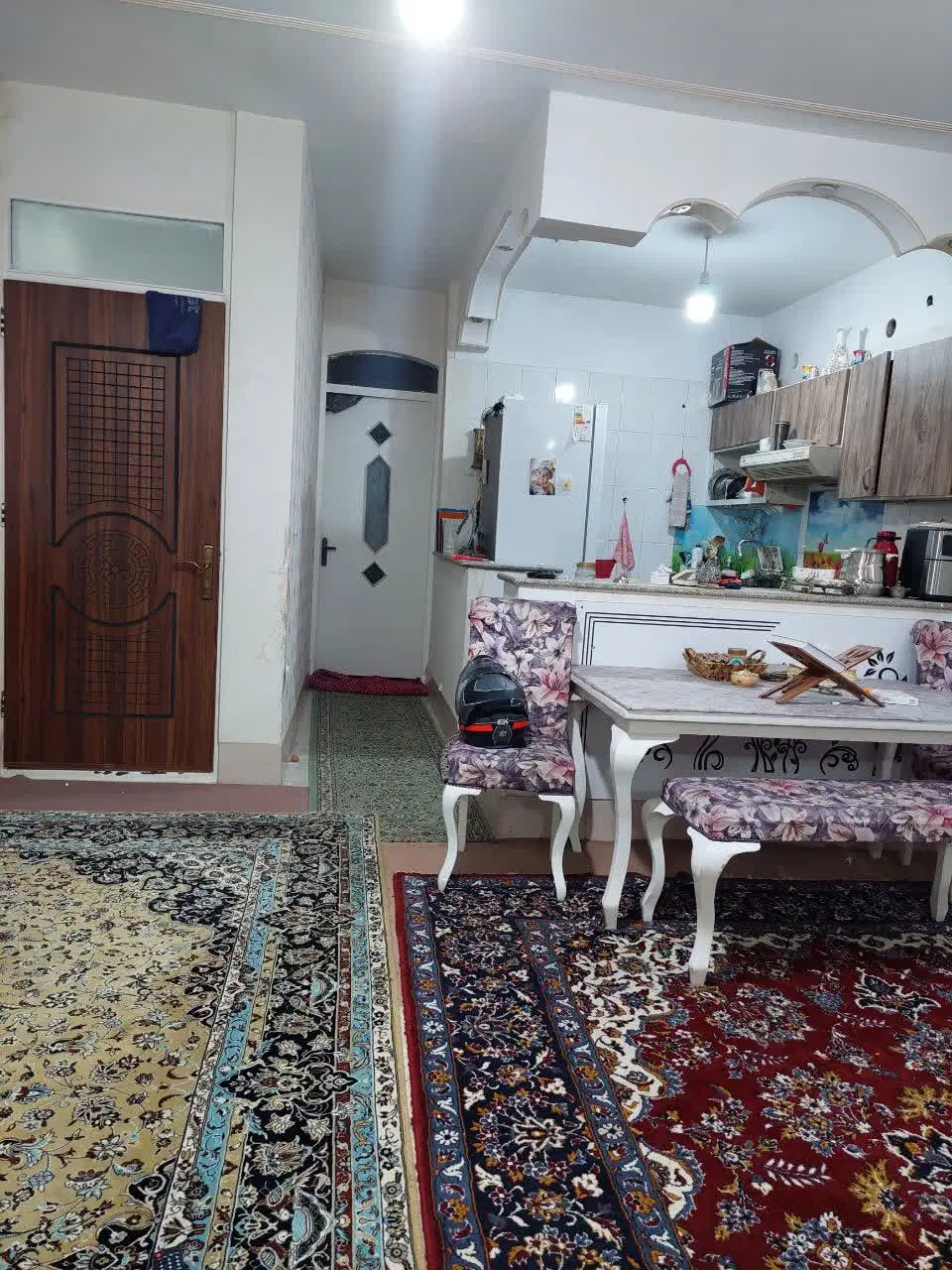 طبقه بالا تمیز دلبازدسترسی عالی خ جمهوری ک اردبیلی