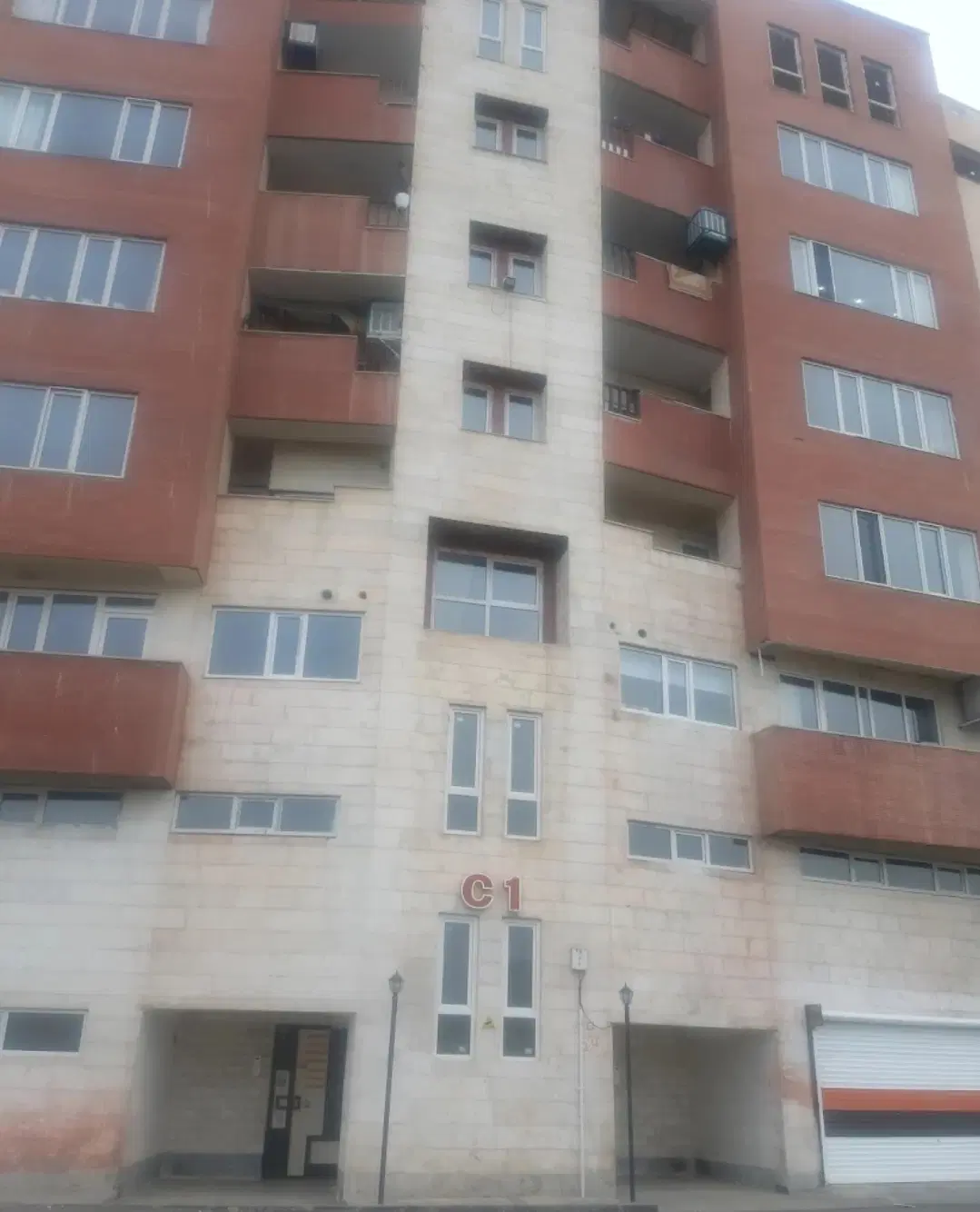 آپارتمان ۱۲۰ متری دو خواب طبقه سوم