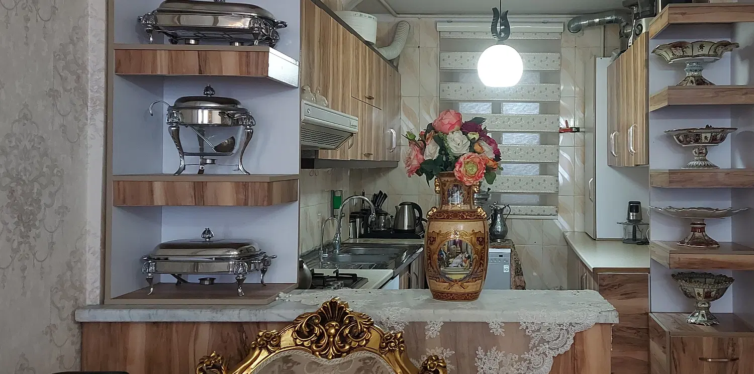آپارتمانی به متراژ ۷۶ متر واقع در خیابان بنفشه