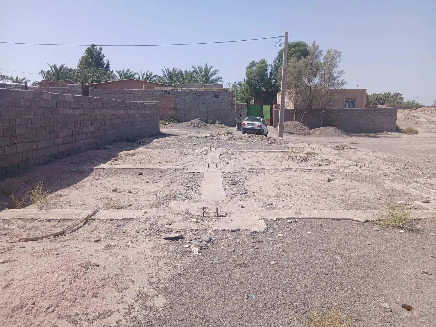۲۵۰متر زمین با فنداسیون آماده