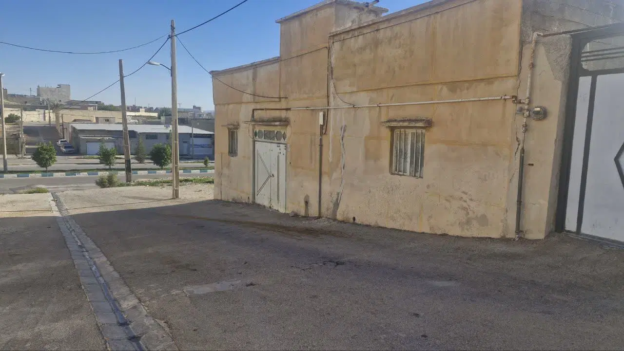 خانه کلنگی ۳۱۰متری بر اصلی