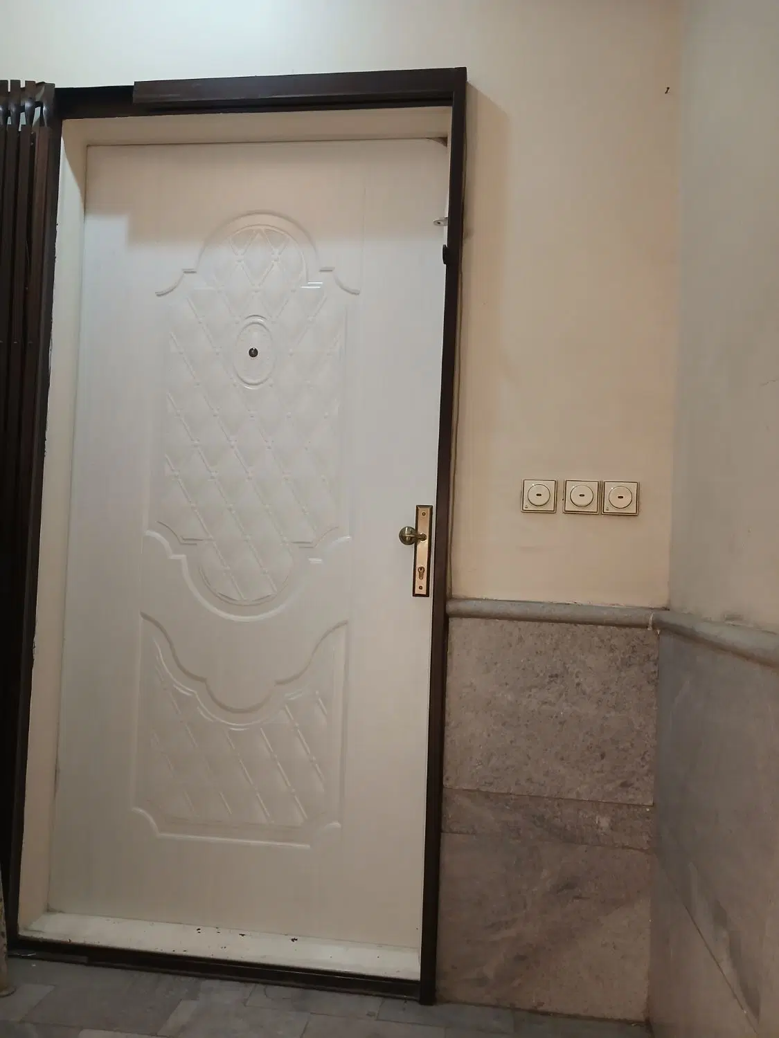 ۷۰متر ۲طبقه مجزاسه راه ورامین رهن کامل