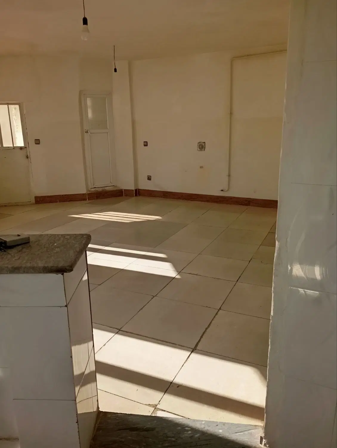 فروش ساختمان همرا پارکینگ و مغازه