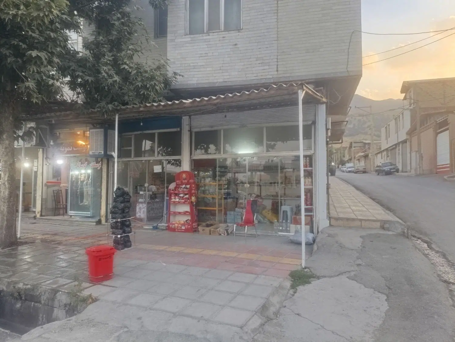 تجاری مسکونی مقابل پمپ بنزین انگشته