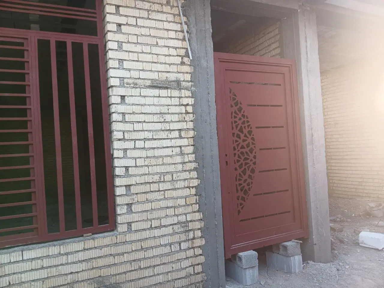 زمین محله امید کوچه اولی 150متر و خونه تکمیل