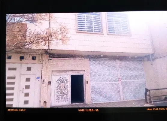 دو دهنه مغازه هر دهنه ۲۰ م با ۲۰۰م پیش