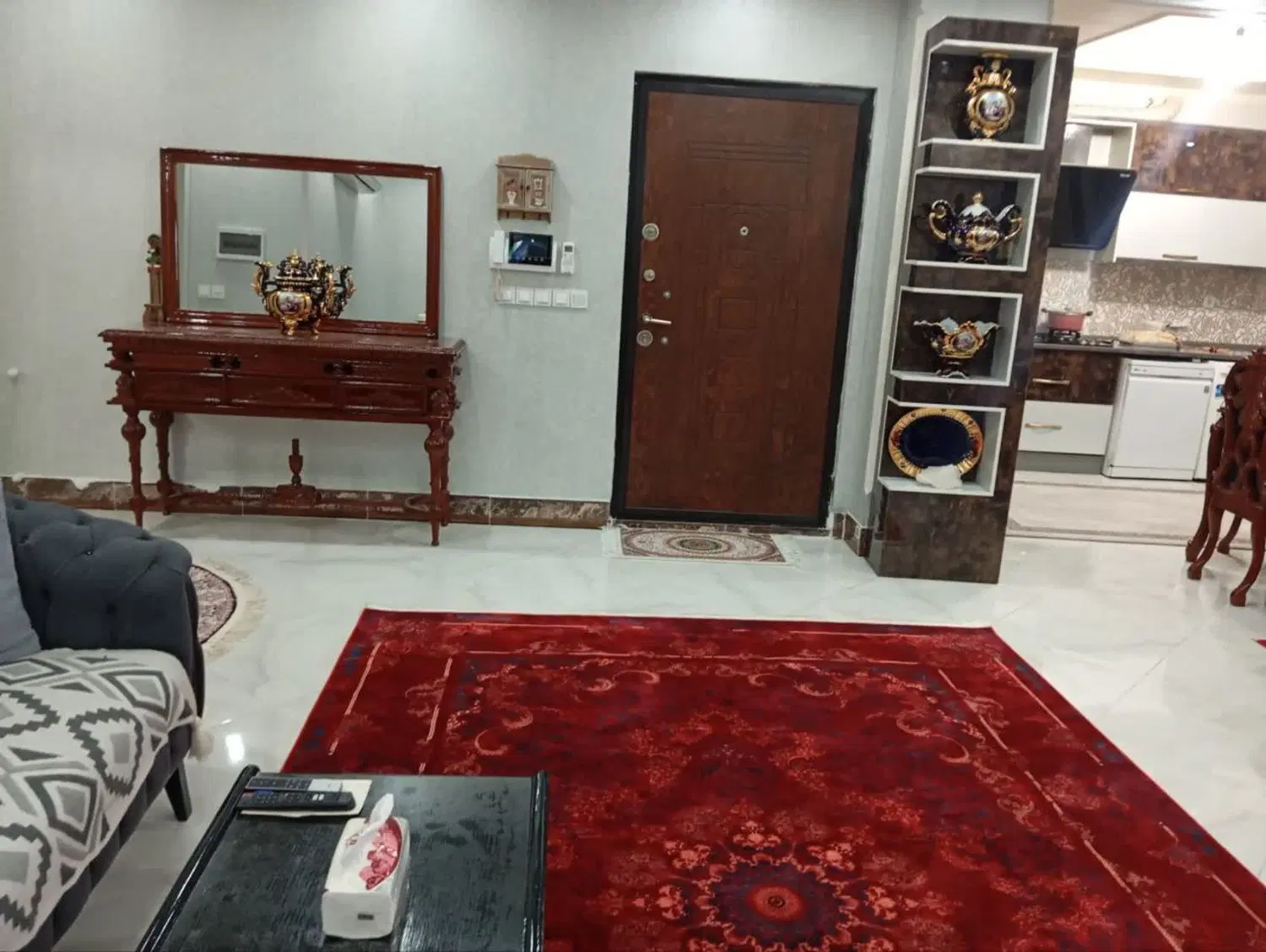 سه طبقه آپارتمان یکجا شهرک واوان شهرداری