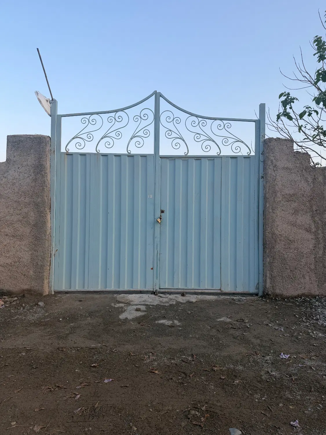 ۲۷۰ متر چهاردیواری (گلزار بالا)