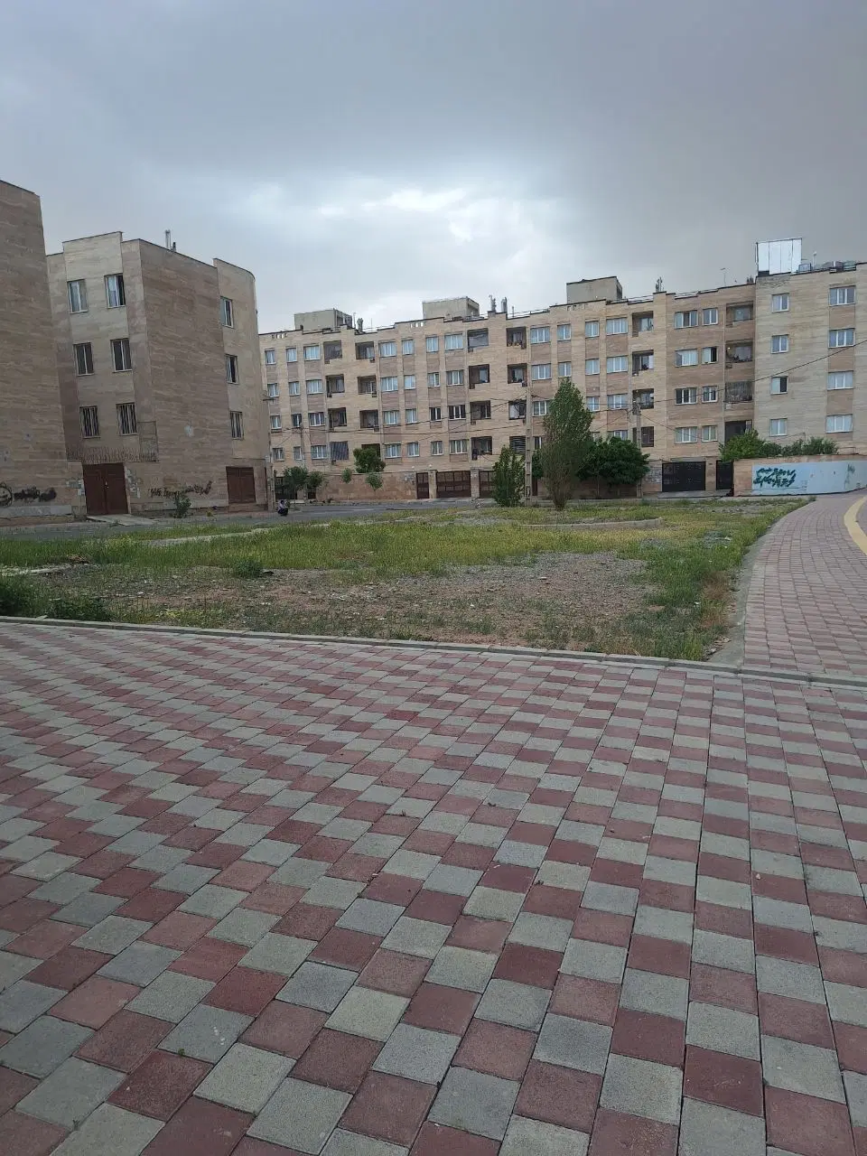 زمین تجاری فروشی  به متراژ ۷۷۰ متر مربع در صفادشت