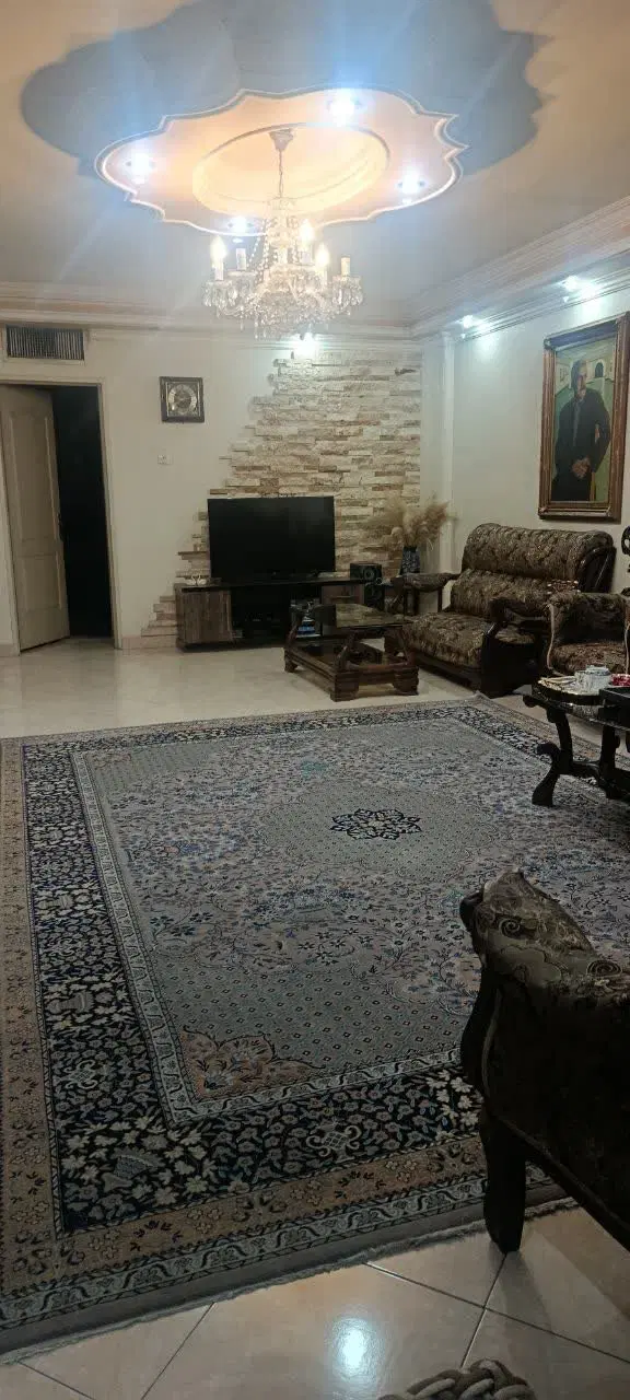 آپارتمان ۱۰۰ متری با پارگینگ، خوش نقشه، محیط عالی