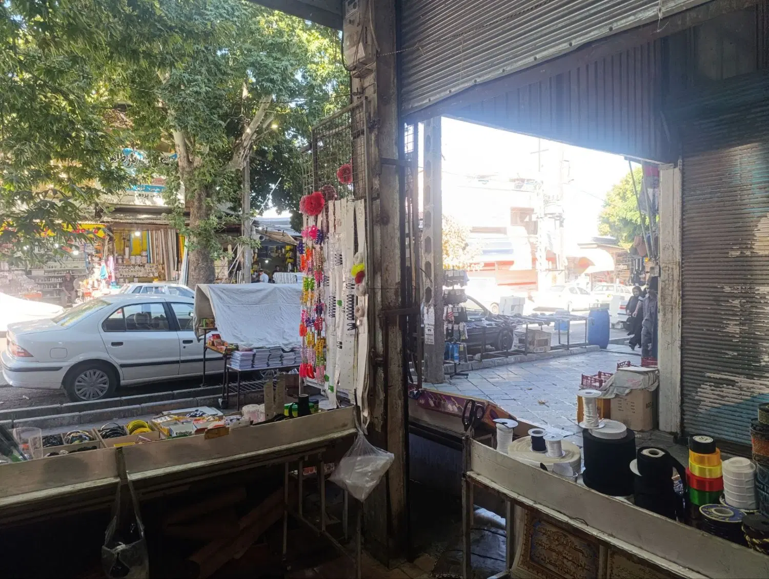 یک باب مغازه در خیابان نواب درب پاساژ شهلایی