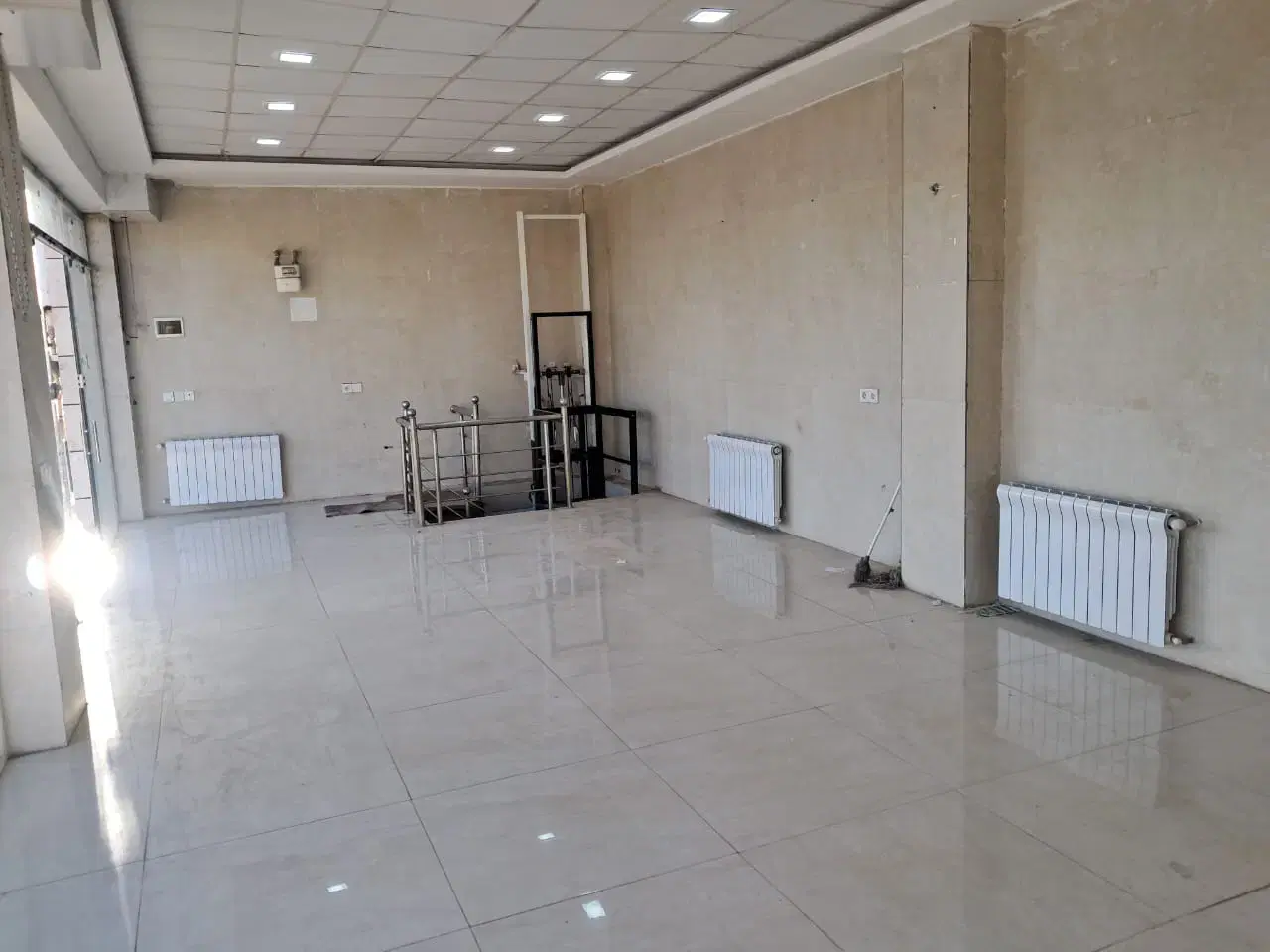 مغازه رهن واجاره(۱۲۰متر)بلوارپزشک ،خ وصال