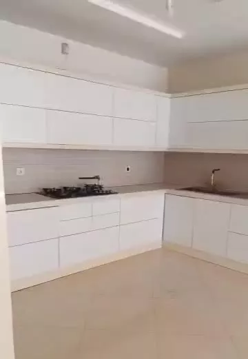 آپارتمان حدود ۱۰۰