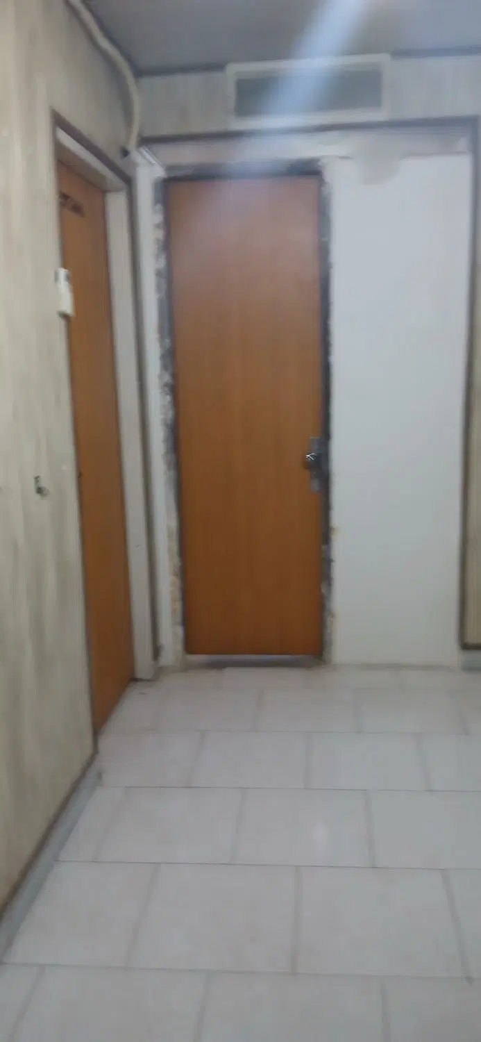 اجاره دفترکار ۱۴متری از یک واحد۷۵ متری