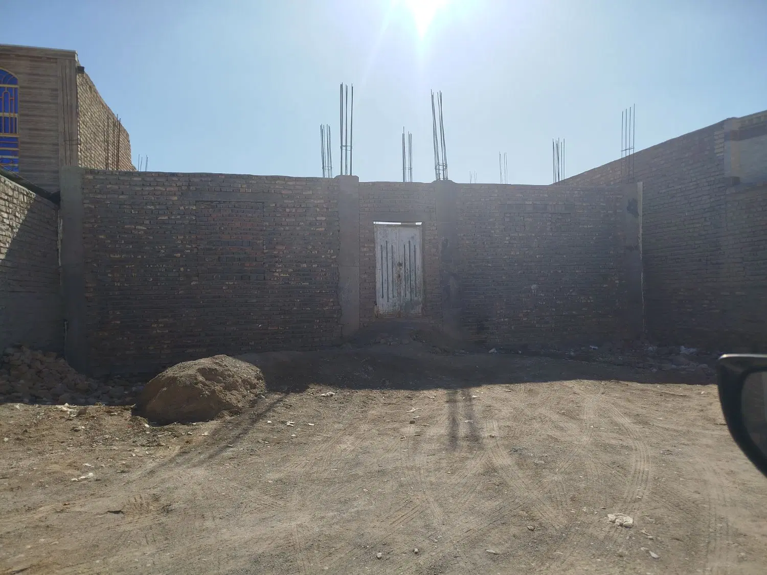 خانه نیمه ساز به متراژ 301متر