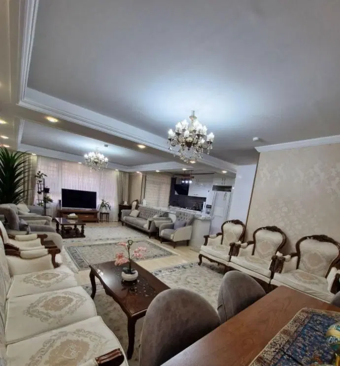 ۹۶ متر _ سالن پرده خور _ چهارباغ شرقی