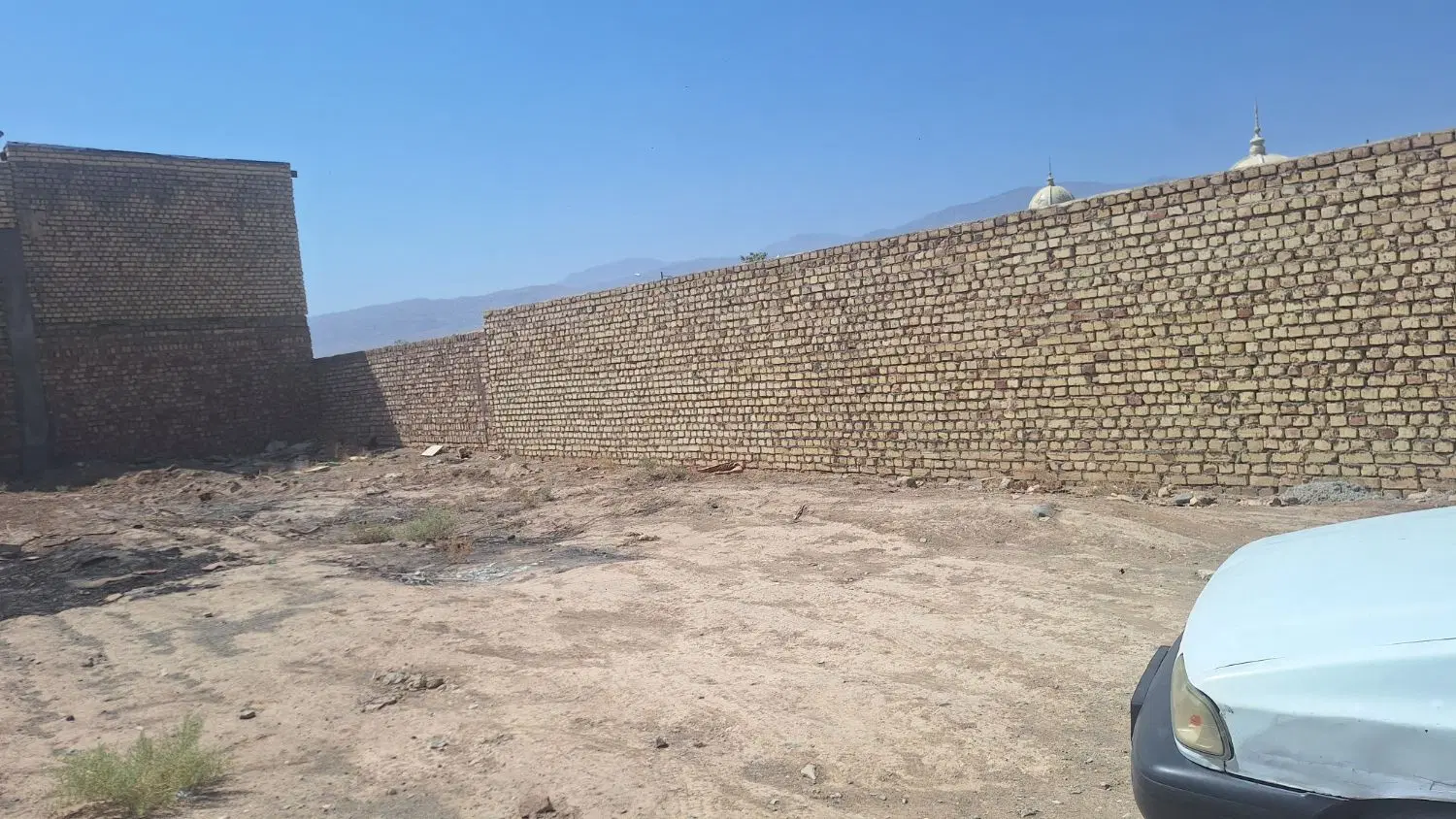 زمین فروشی در پدیده