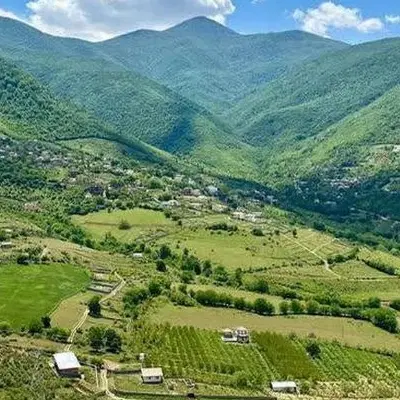 یه پلاک زمین ۳۰۰ متری با قابلیت ساخت