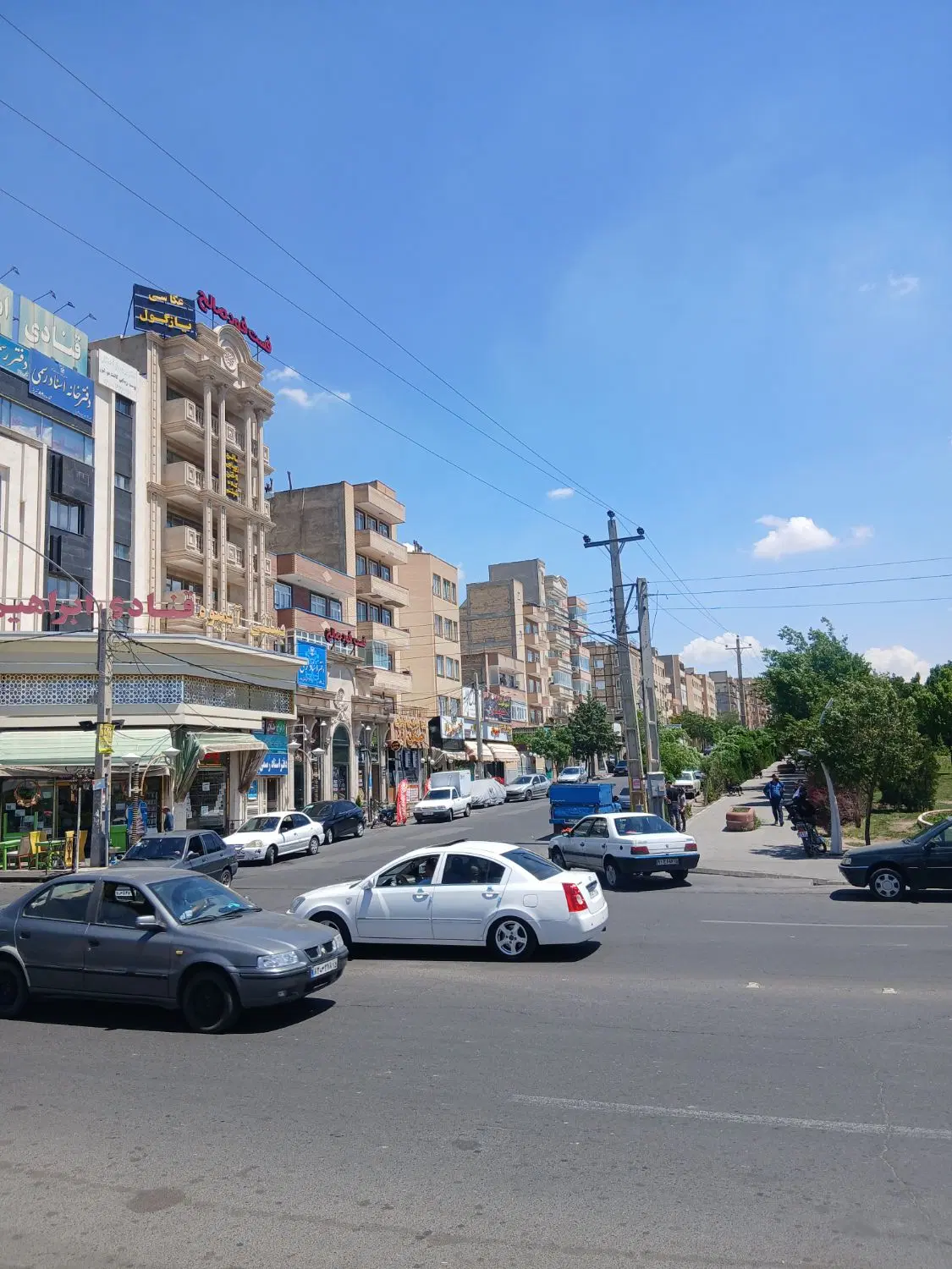 اندیشه۲واحددریک‌ساختمان۶۹مترطبقه‌یک و سه_انبارتراس