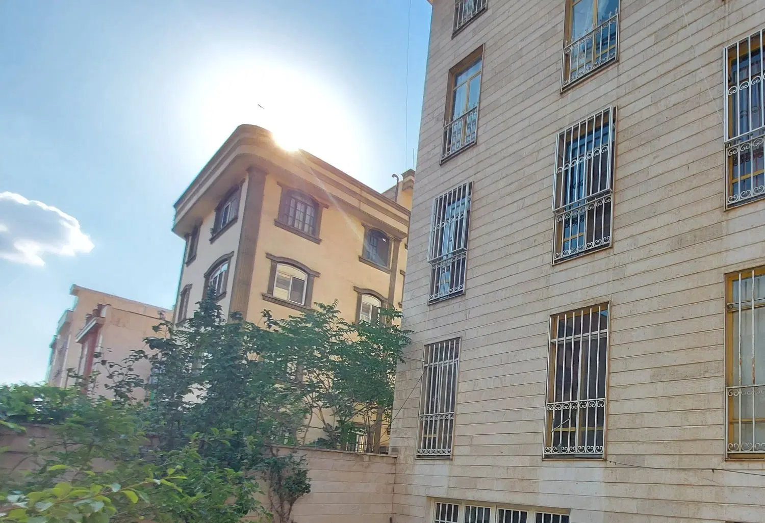 ۷۲ متر، ۲ خواب، سعادت آباد، غرق نور