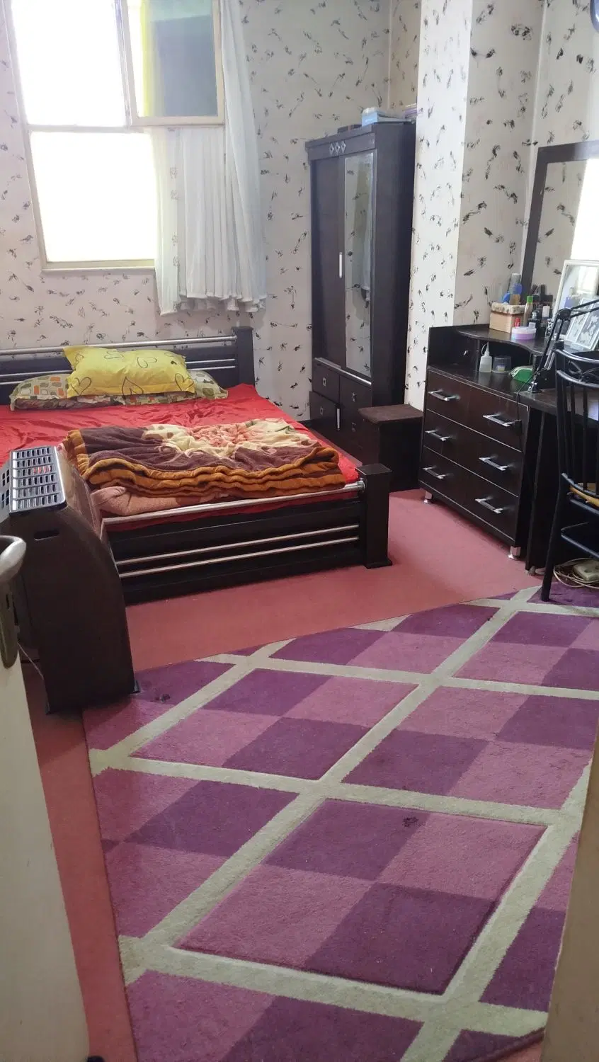 واحد ۱۰۵ متری طبقه اول پارکینگ دار شهرک شقایق