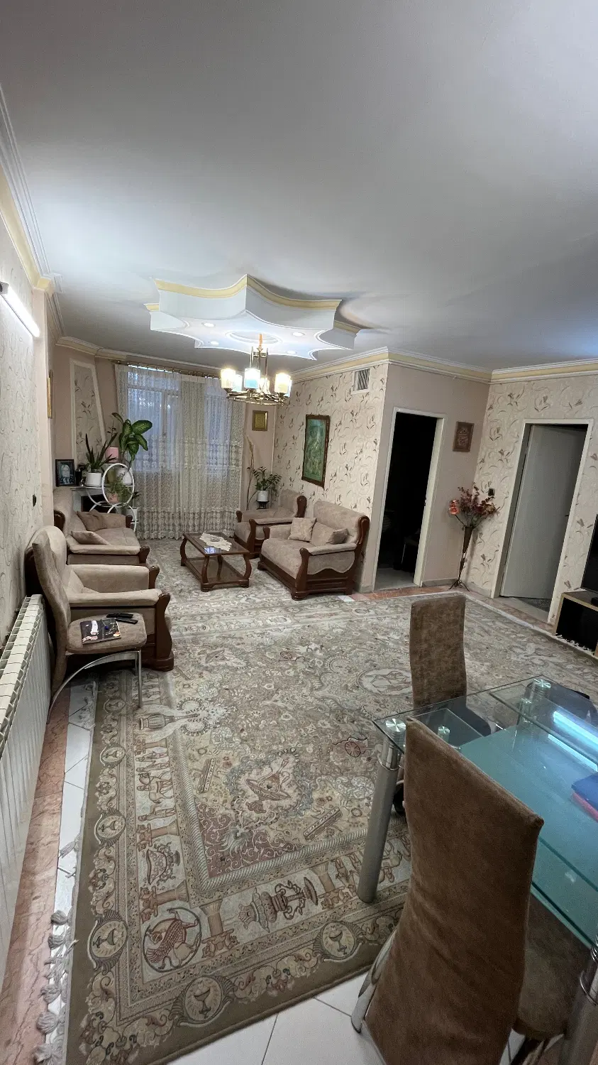 آپارتمان ۷۰ متری میدان اطلاعان