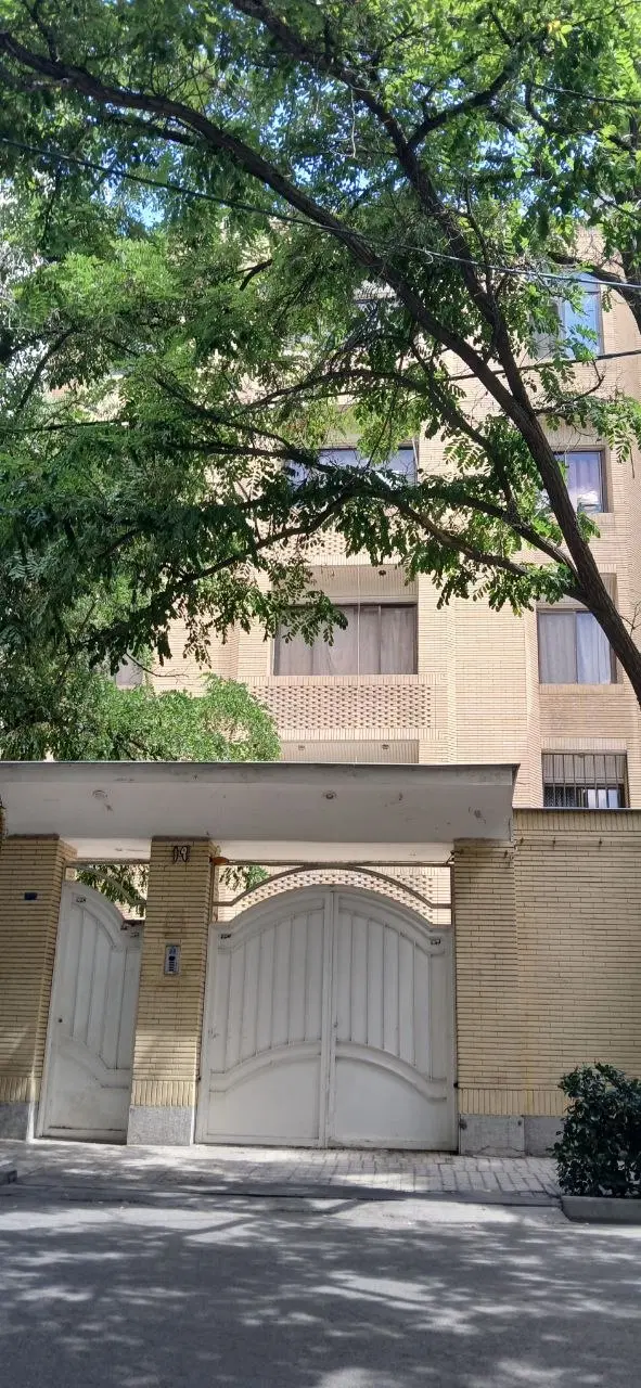 فرامرز (زوج)ساختمان دربست ۲۹۰ متر ۴ واحد مسکونی