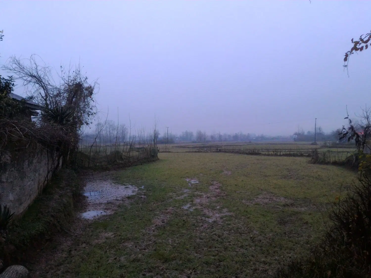 خانه روستایی به همراه زمین کشاورزی