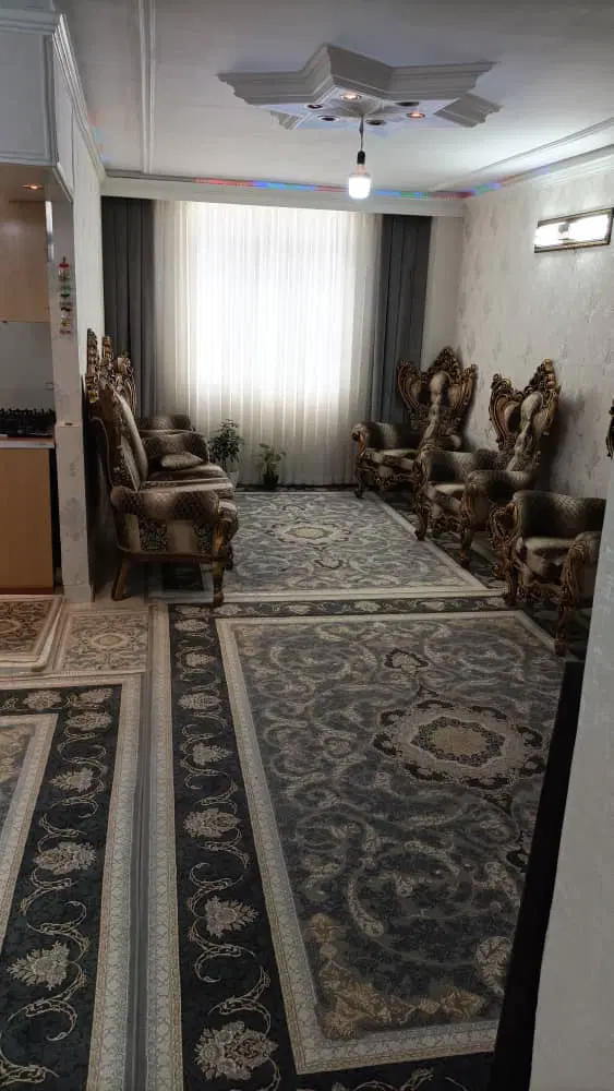 ۶۷متر با پارکینگ و انباری