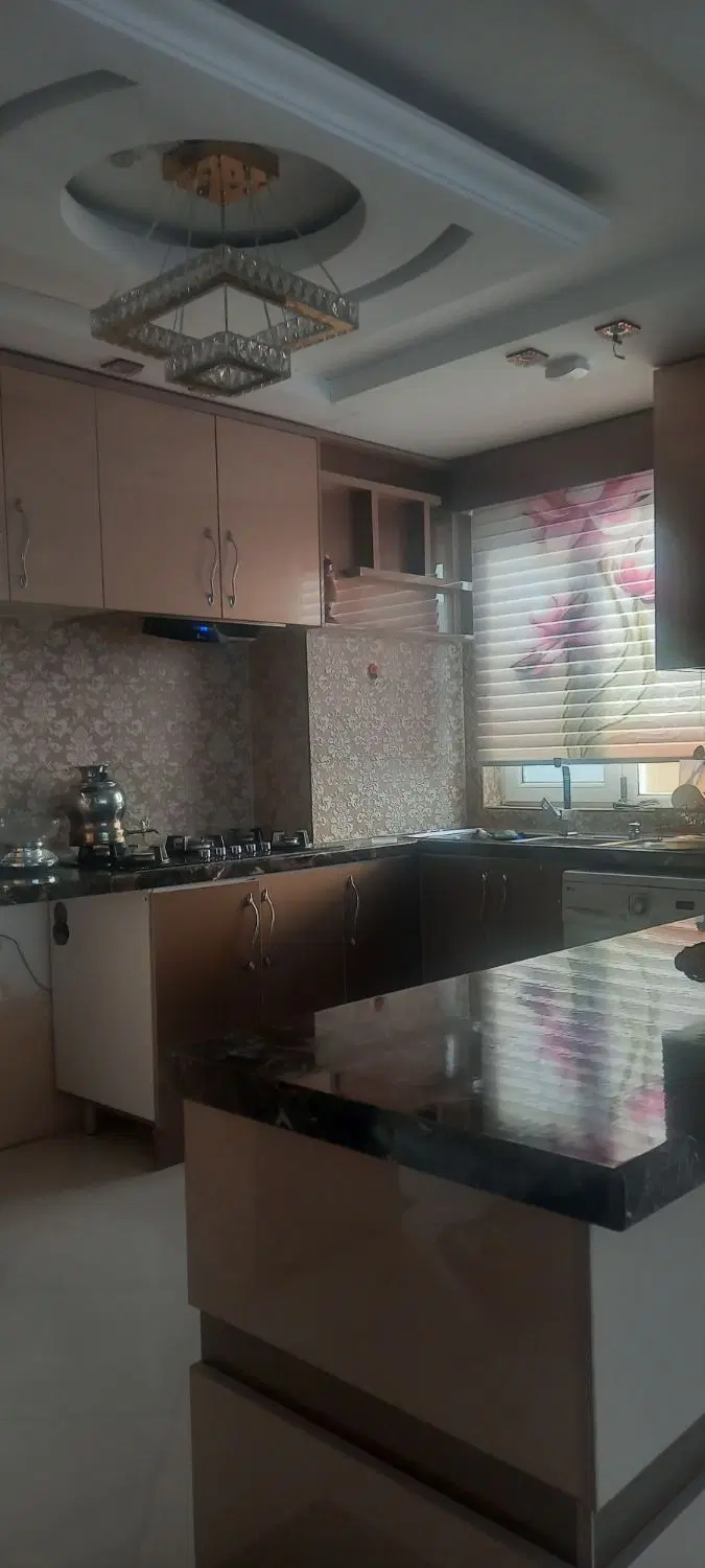 آپارتمان ۱۰۰ متر هاشمی نژاد