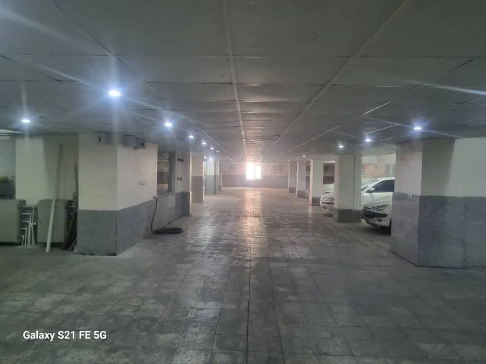 دوخوابه پارکینگ مسقف + حیاط‌خلوت