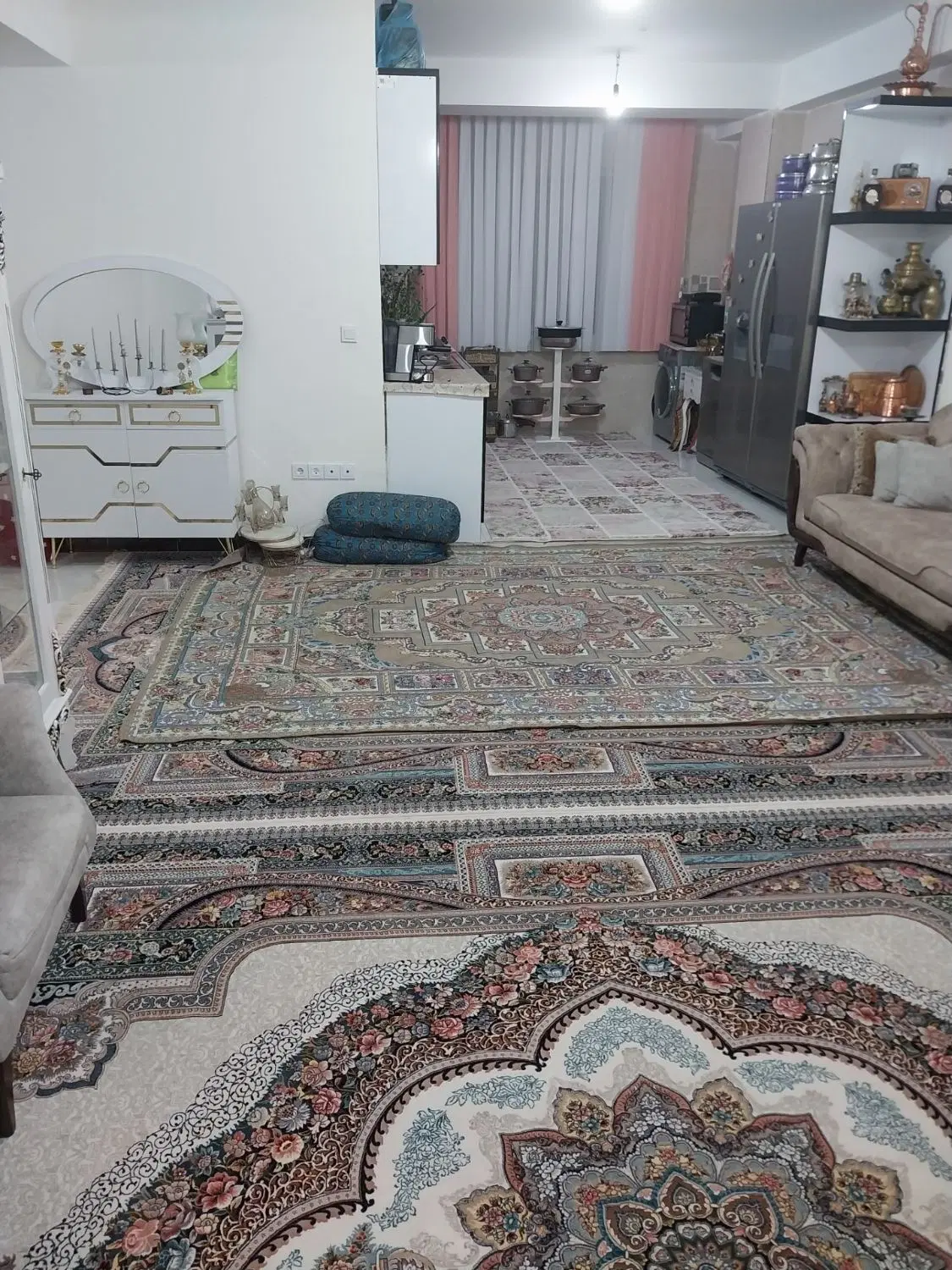 واحد شهرک دانش فاز یکم 100متری جنوبی میدان قلم