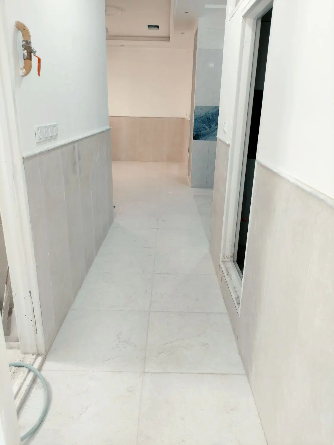 رهن اجاره۶۳متری طبقه اول بالای همکف مجزا سروستان۸