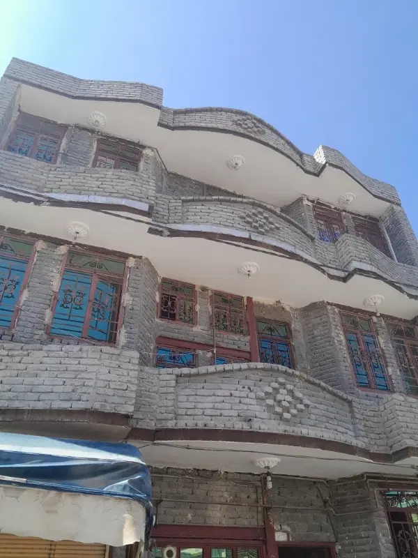 خانه دراسلام اباد کوچه ۳۳فرعی دوم قطعه دوم به ۱۶