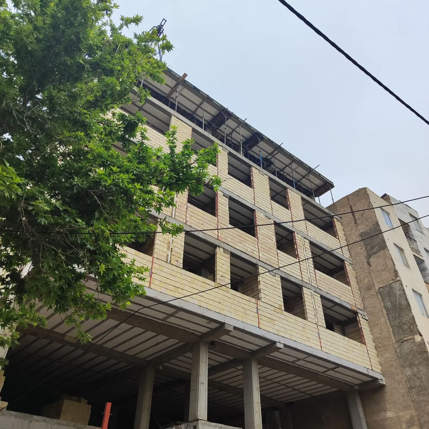 آپارتمان قولنامه بدون خلافی و پارکینگ اختصاصی