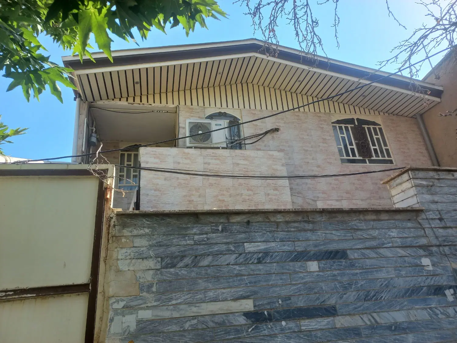 اجاره خانه مسکونی طبقه بالا در کوی فلسطین