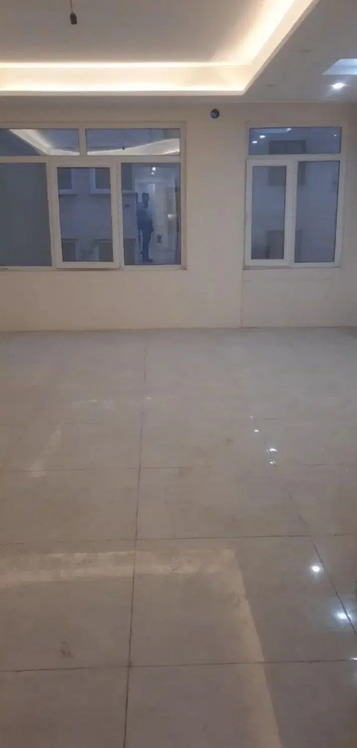 آقا هستم فقط همخونه آقا میشم خونه ندارم