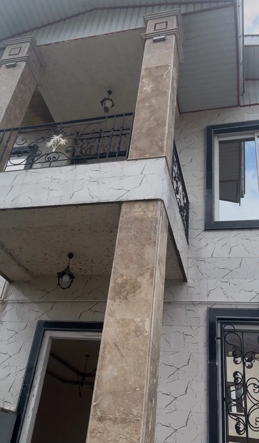 ویلا سه خوابه بهترین لوکیشن چمخاله خ امام خمینی