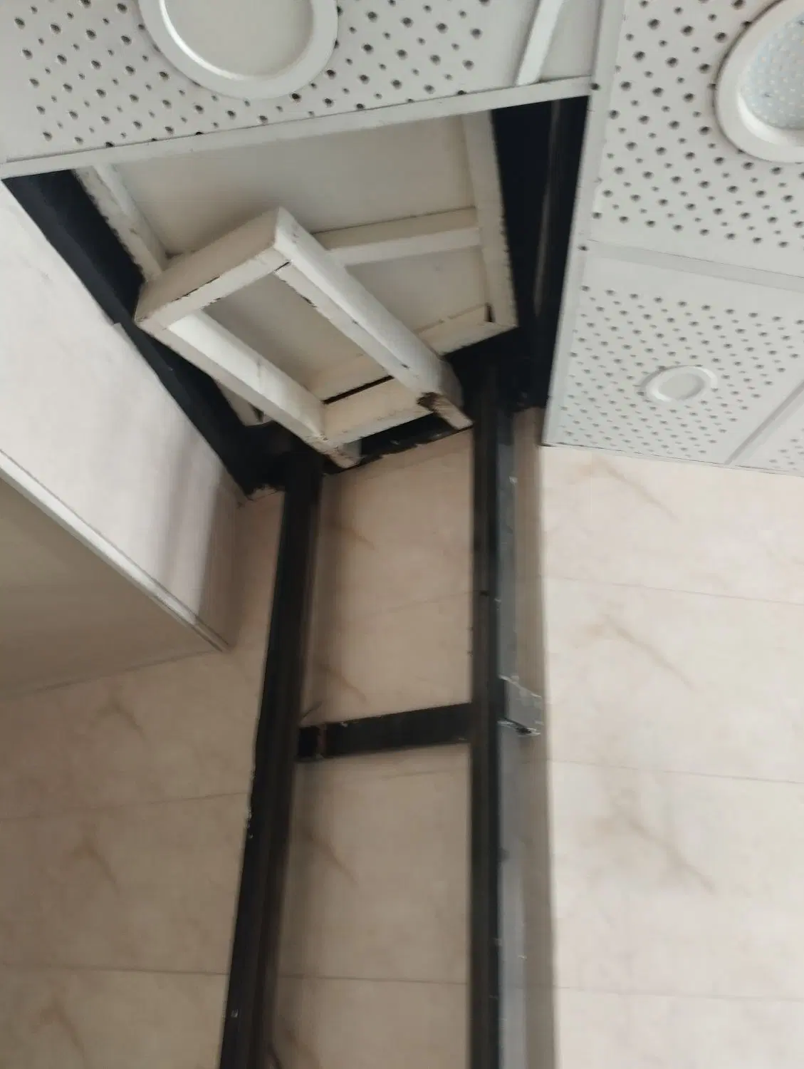 مغازه تجاری بر 24متری2میلیارد