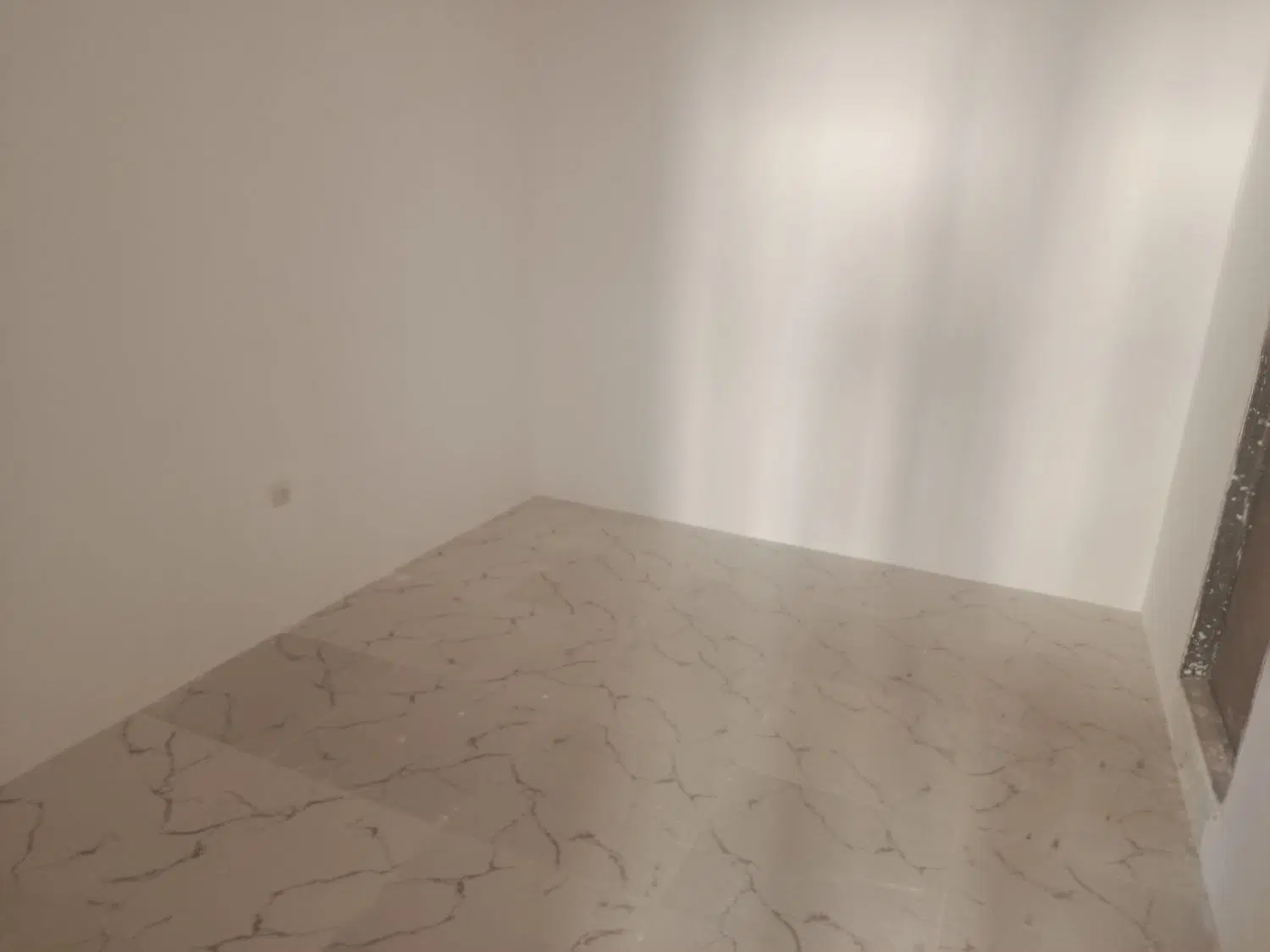 آپارتمان ۱۰۴ متری شهرک دانش،پارکینگ و انباری