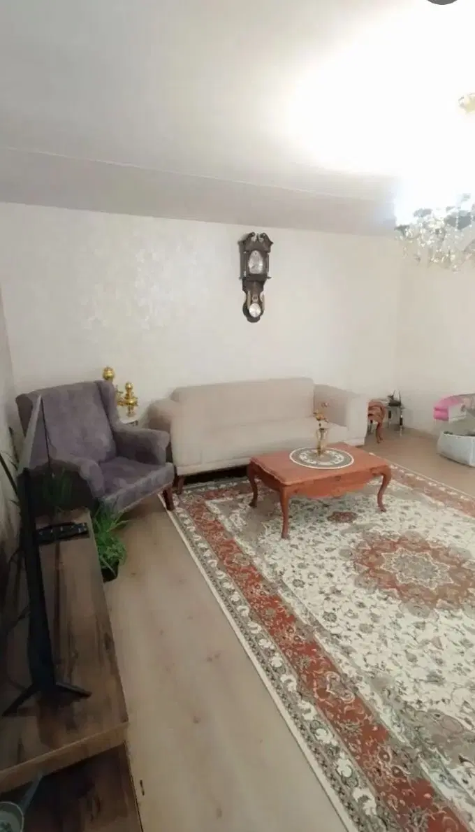 آپارتمان 65 متری طبقه 1 پارکینگ‌دار (داداش‌پور)