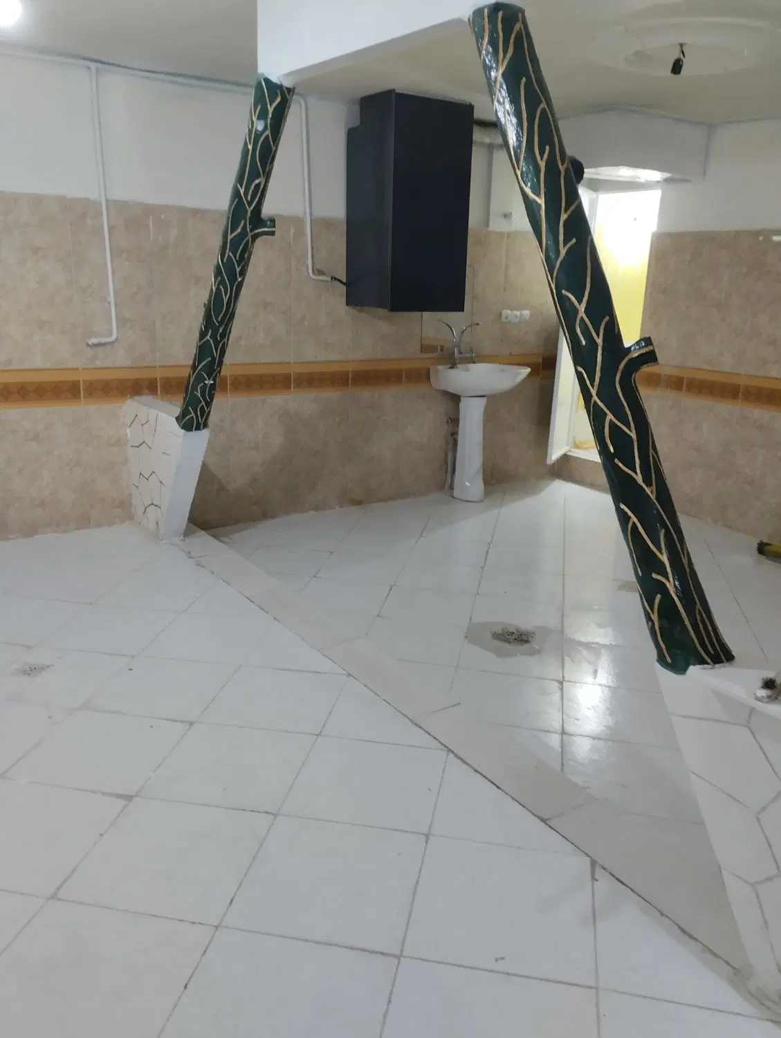 مغازه زیر زمینی50
